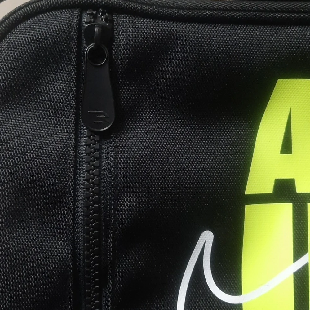 Largo Nike Signature Swoosh Logo All In Lunchbox - Picture 4 of 8